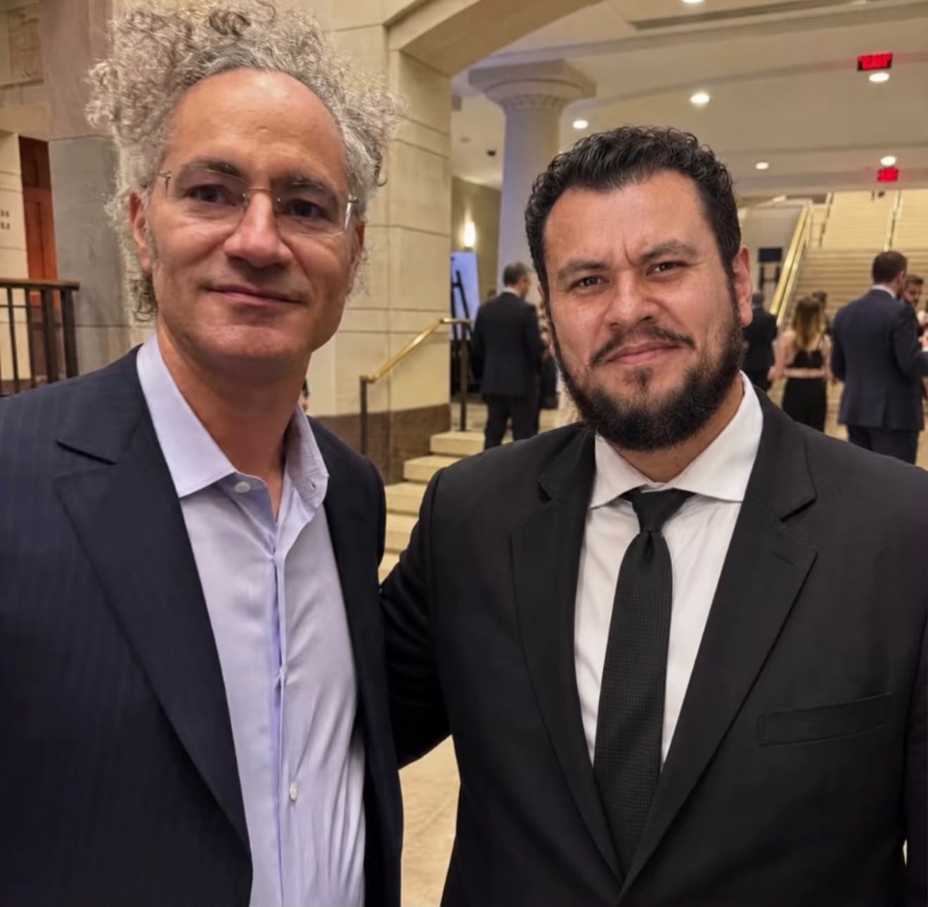 Kin Levi con Alex Karp, cofundador de Palantir.